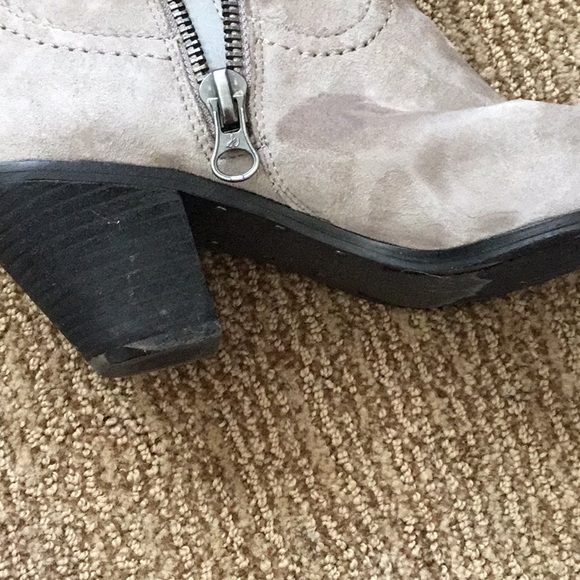 Sam Edelman grey fringed zippered booties. - Picture 9 of 9